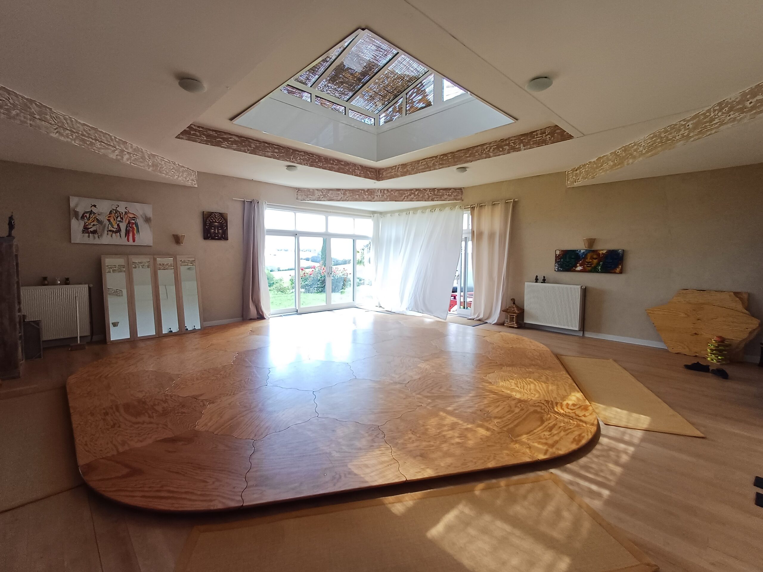Installation d'un parquet miel en intérieur